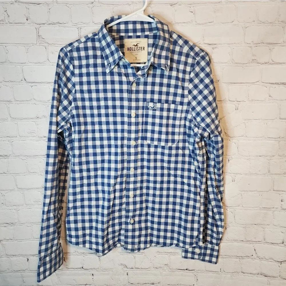 Men's Hollister longsleeve button-down shirt, size small